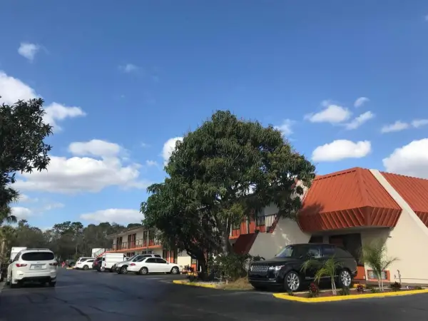 Enterprise Motel 4